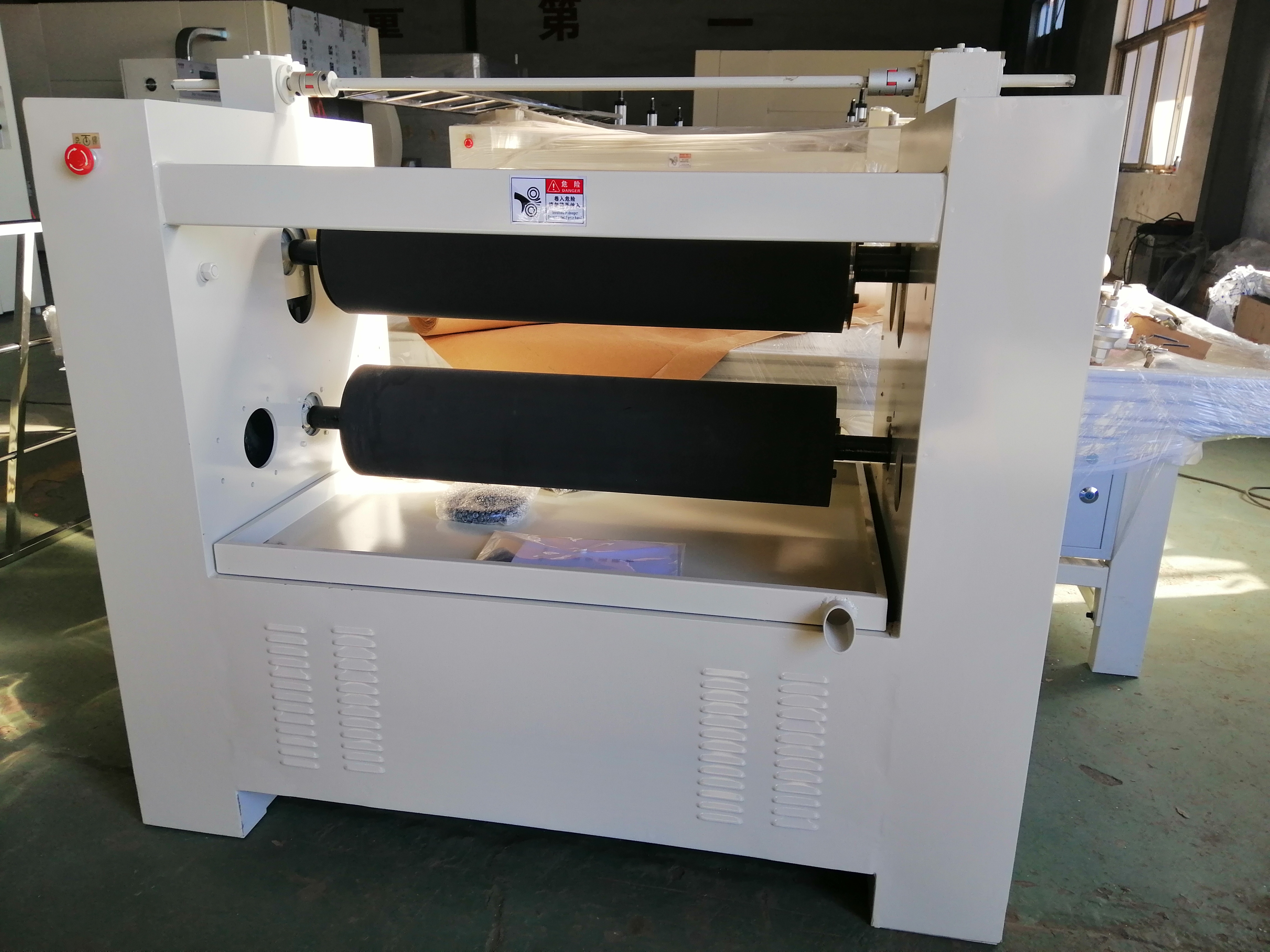glue spray painting machine